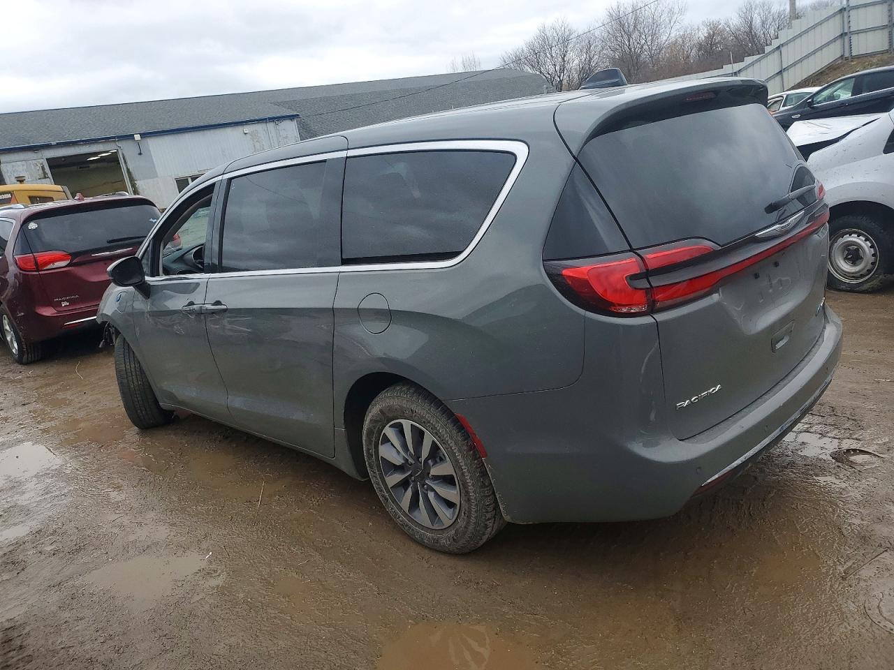 2023 Chrysler Pacifica Hybrid Touring L - Фото 2