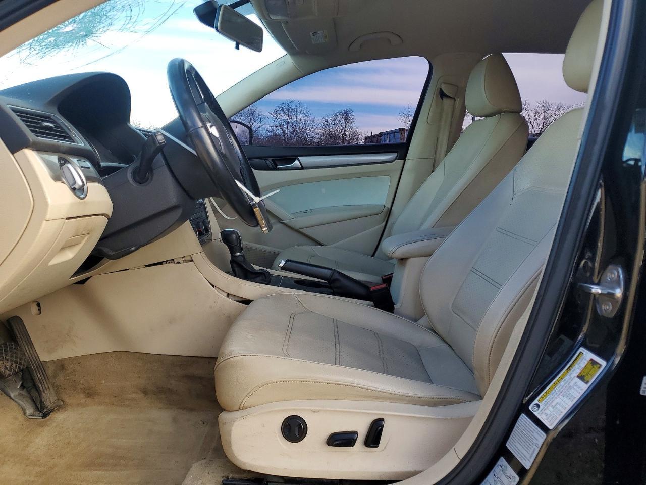 2015 Volkswagen Passat S - Фото 7