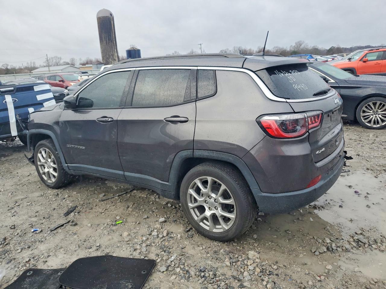 2022 Jeep Compass Latitude Lux - Фото 2