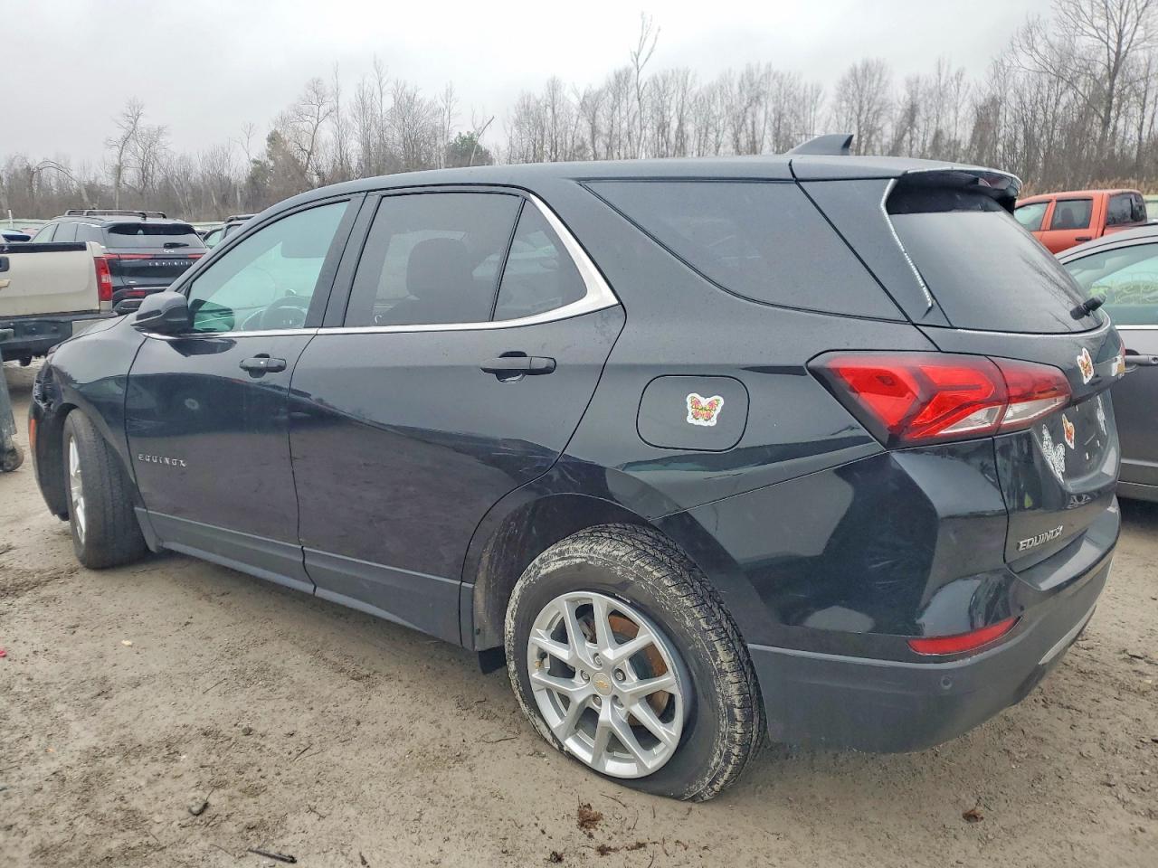 2022 Chevrolet Equinox Lt - Image 2