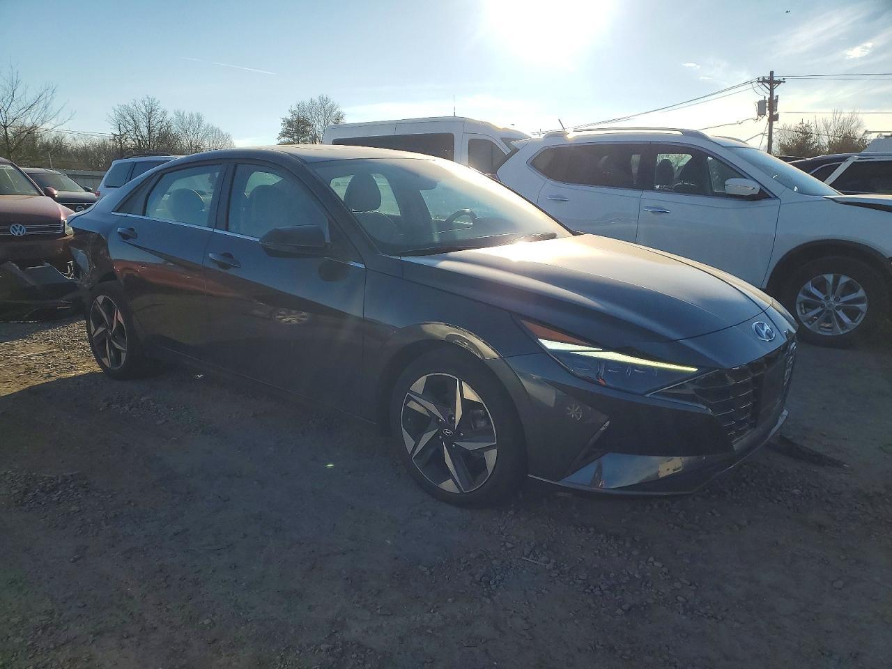 2021 Hyundai Elantra Limited - Image 4