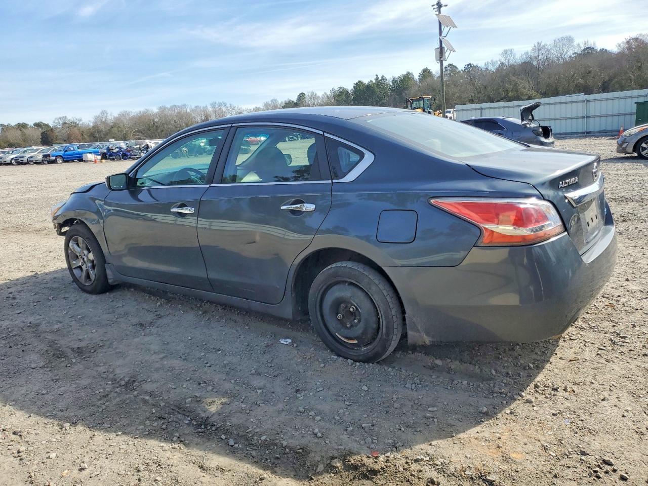 2013 Nissan Altima 2.5 - Фото 2