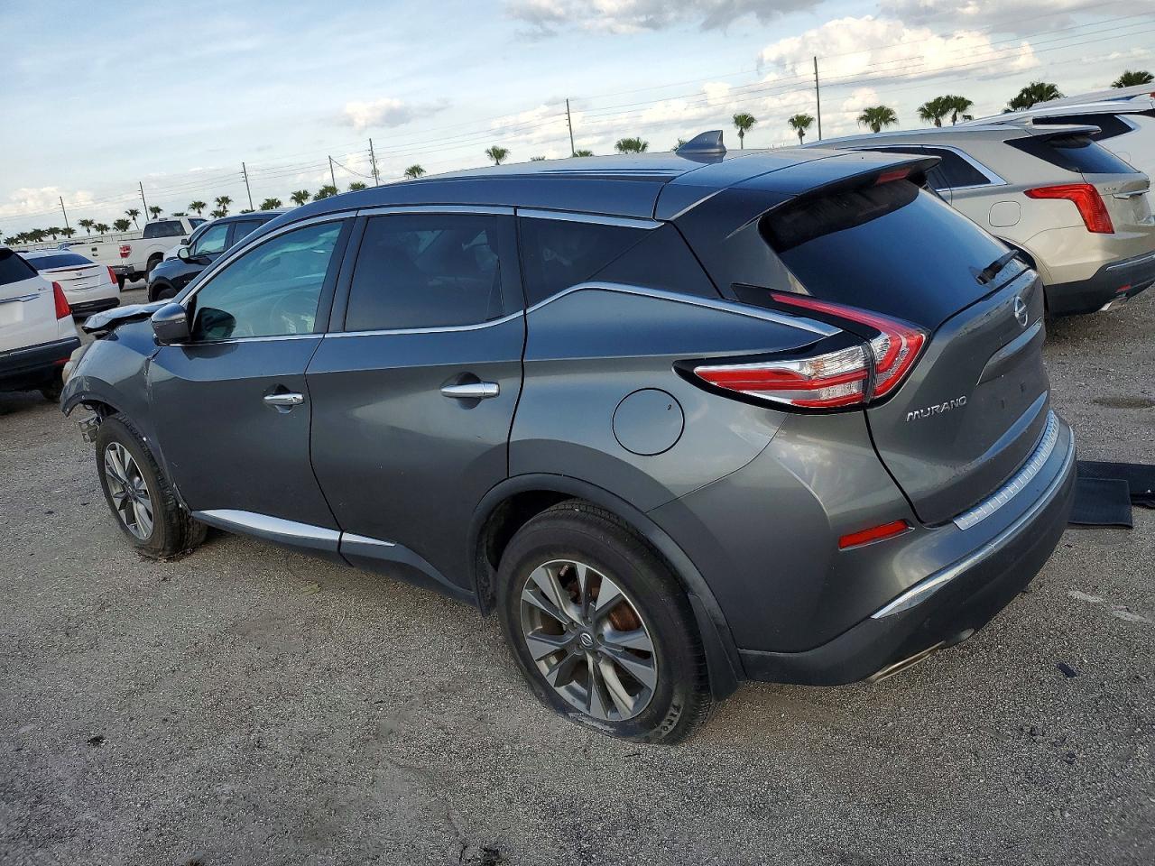 2018 Nissan Murano S - Image 2