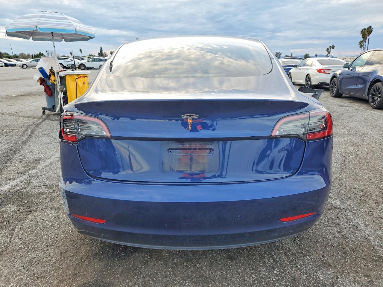 2023 Tesla Model 3 - Фото 6