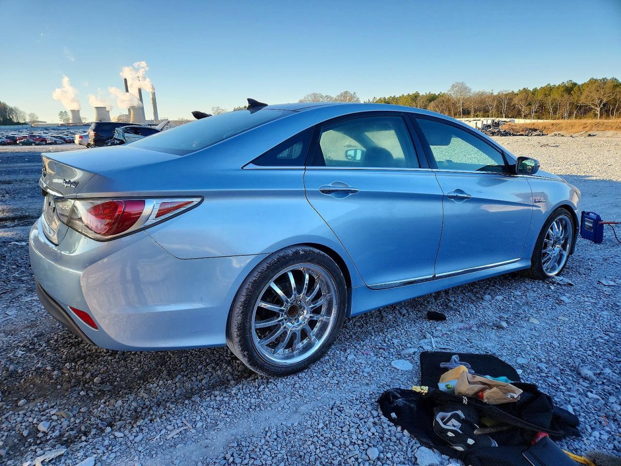 2012 Hyundai Sonata Hybrid - Image 3
