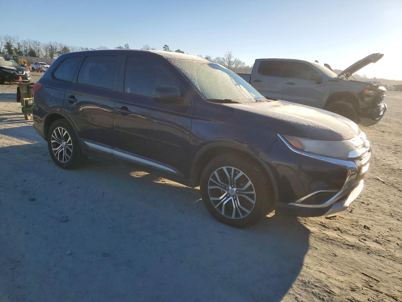 2016 Mitsubishi Outlander Es - Image 4