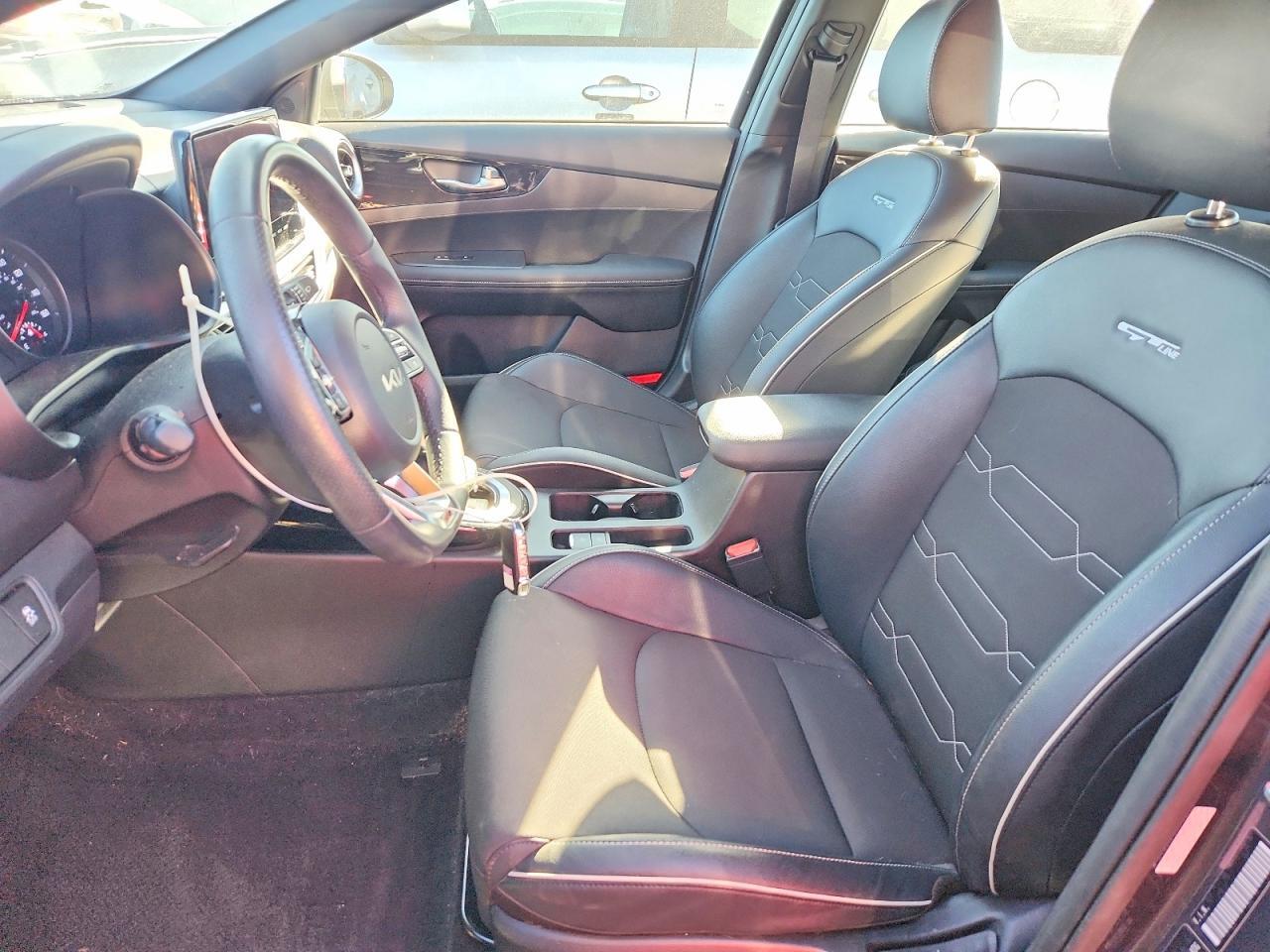 2024 Kia Forte Gt Line - Фото 7