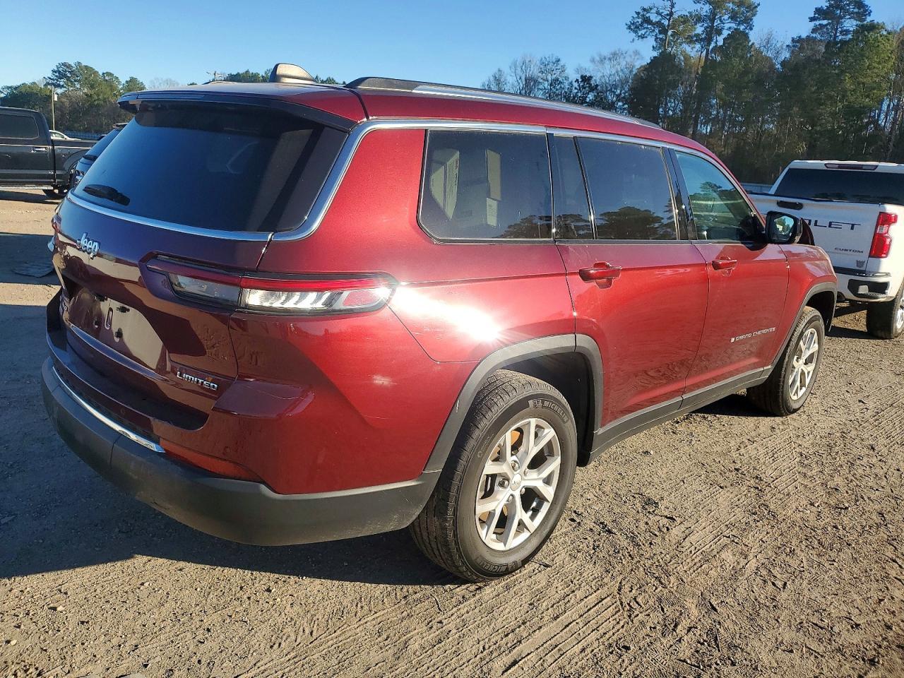2023 Jeep Grand Cherokee L Limited - Image 3