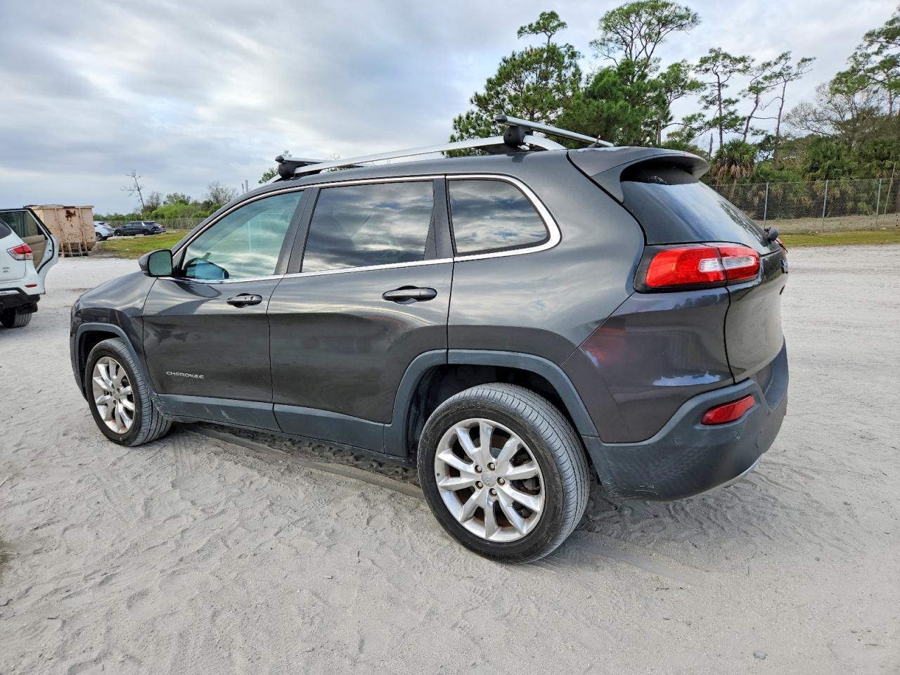 2014 Jeep Cherokee Limited - Image 2
