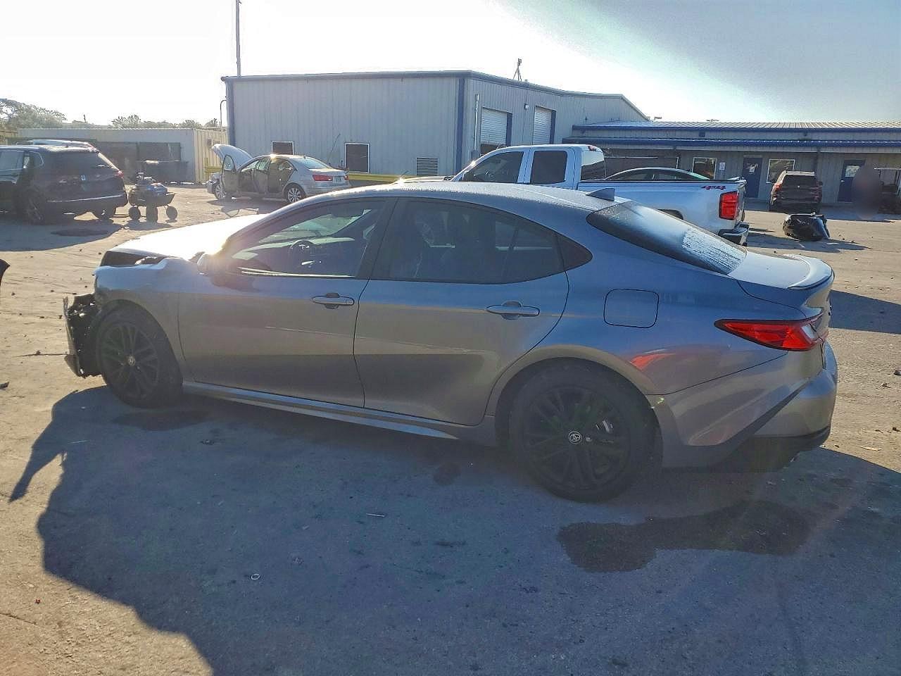 2026 Toyota Camry Se - Фото 2