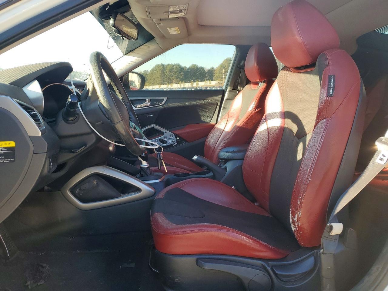 2012 Hyundai Veloster - Image 7