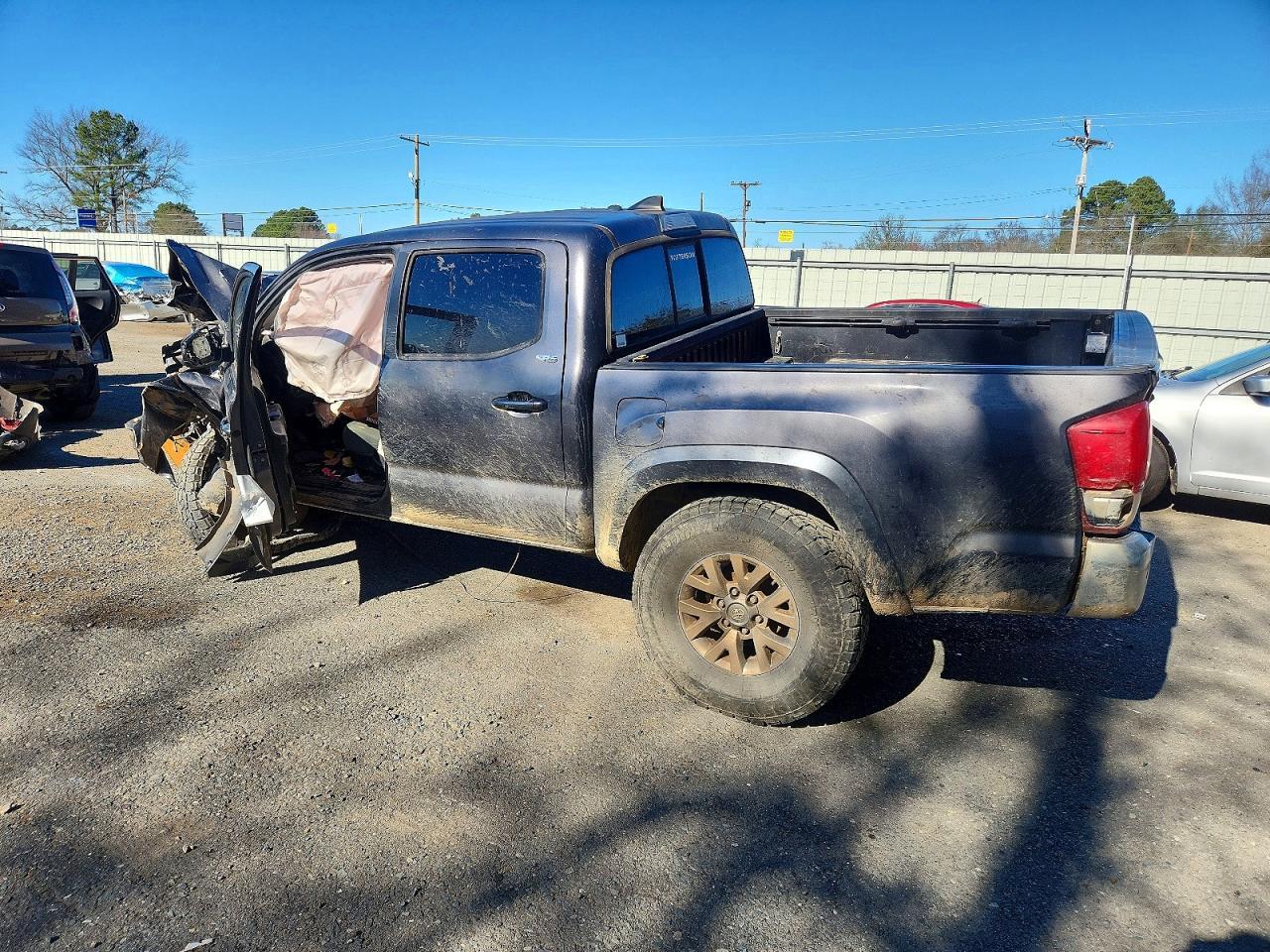 2017 Toyota Tacoma Double Cab - Фото 2