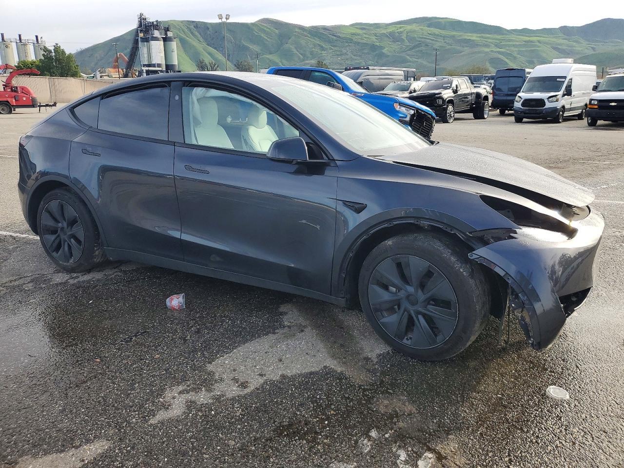 2024 Tesla Model Y - Фото 4