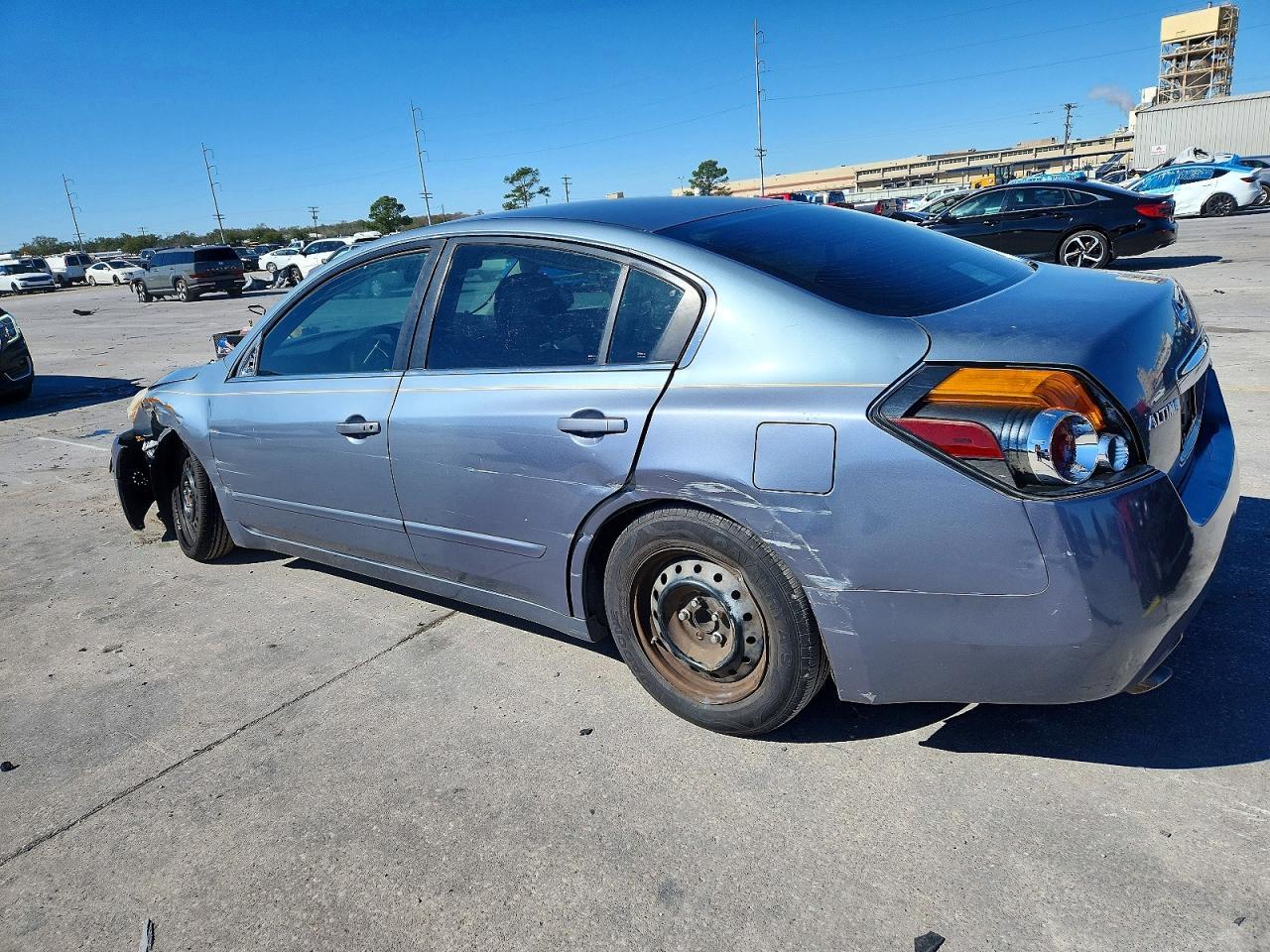 2010 Nissan Altima Base - Image 2