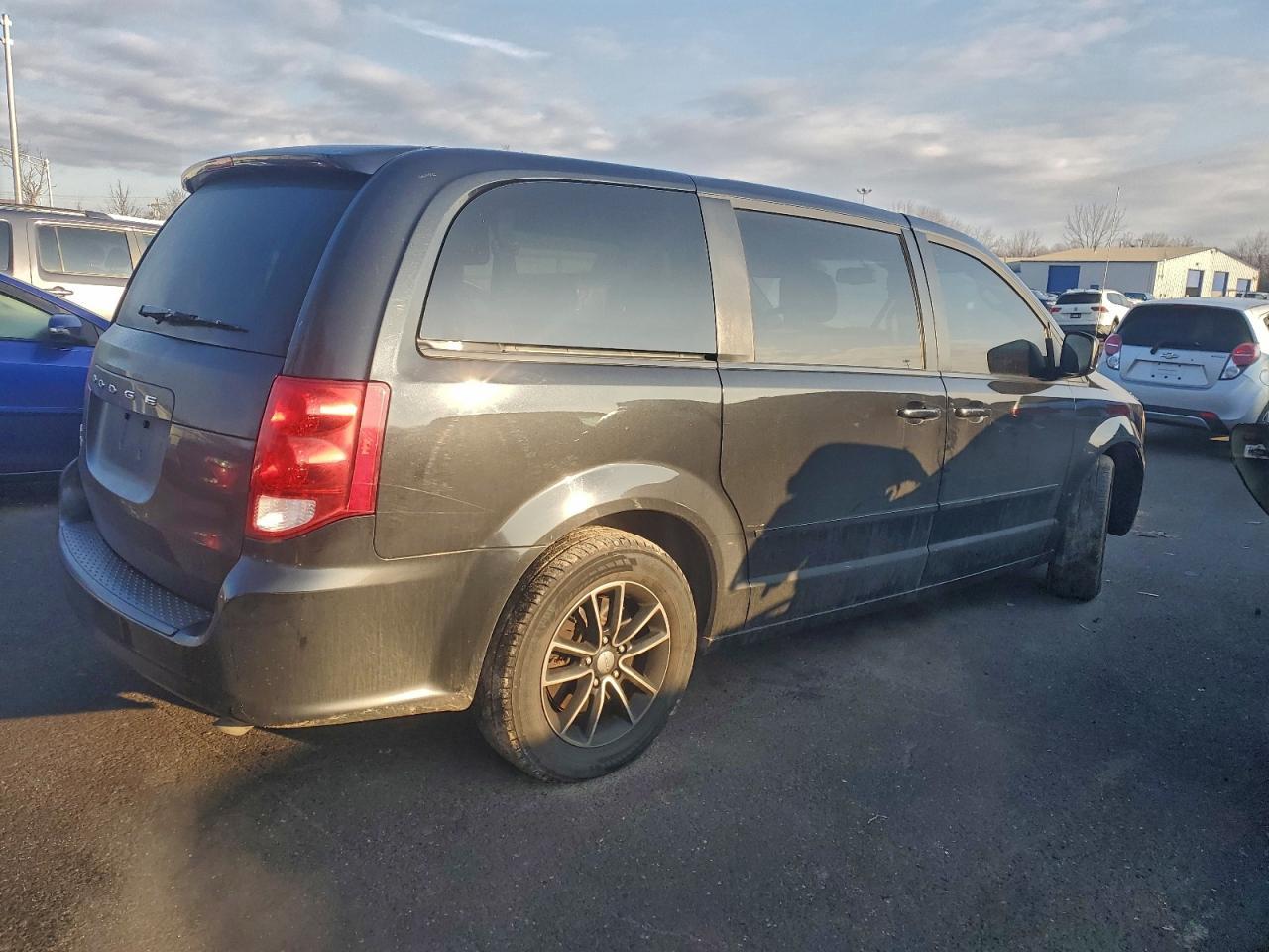 2016 Dodge Grand Caravan Se - Image 3