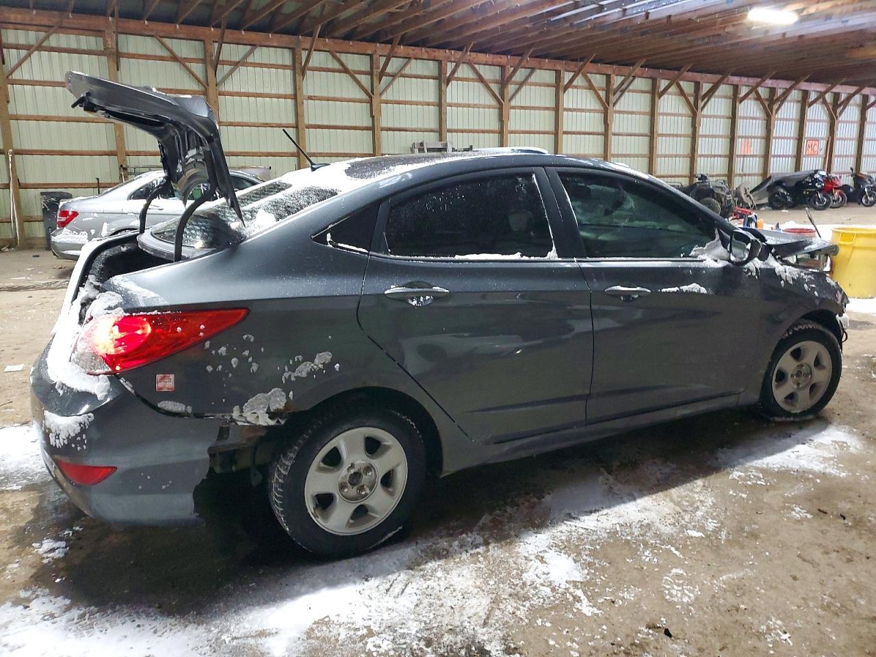 2012 Hyundai Accent Gls - Фото 3