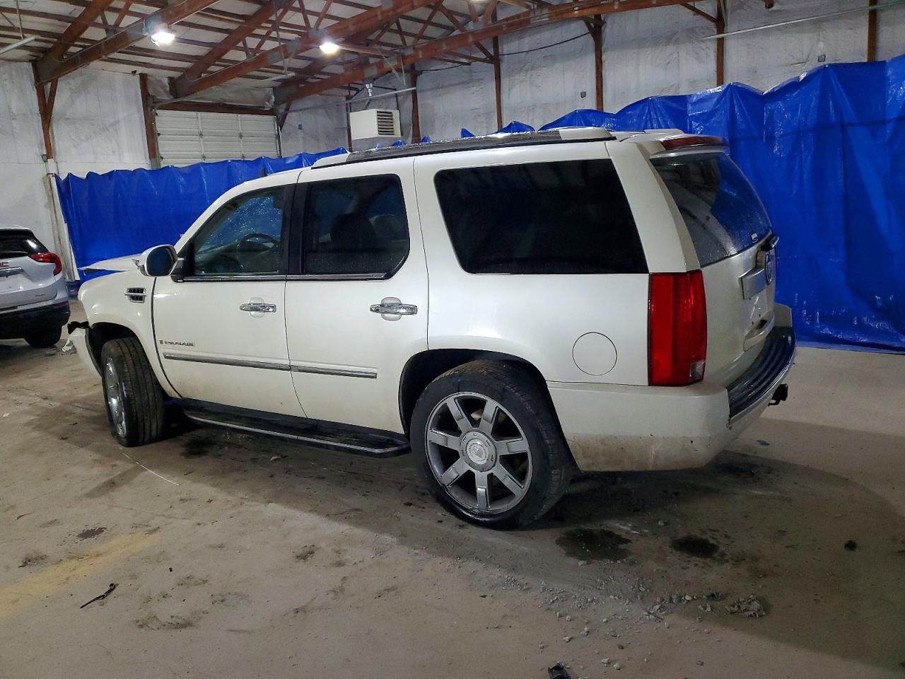 2008 Cadillac Escalade Luxury - Фото 2