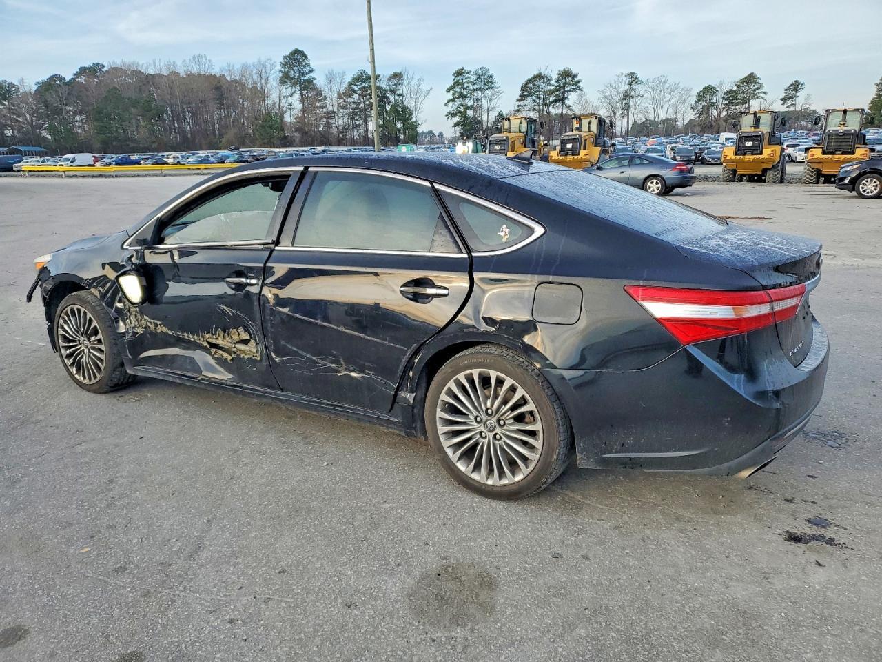 2016 Toyota Avalon Xle - Image 2