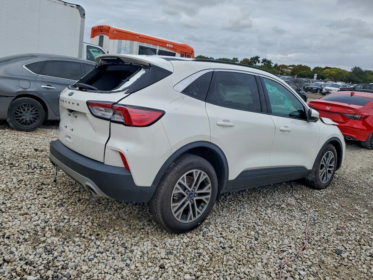 2022 Ford Escape Sel - Image 3