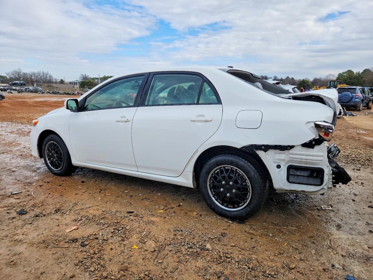 2011 Toyota Corolla Le - Image 2