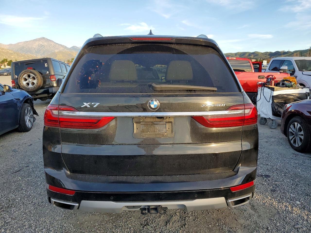 2020 BMW X7 xDrive40I - Фото 6