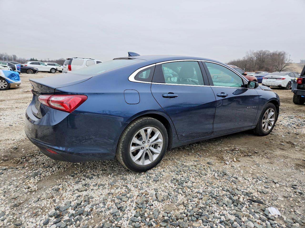 2022 Chevrolet Malibu Lt - Image 3