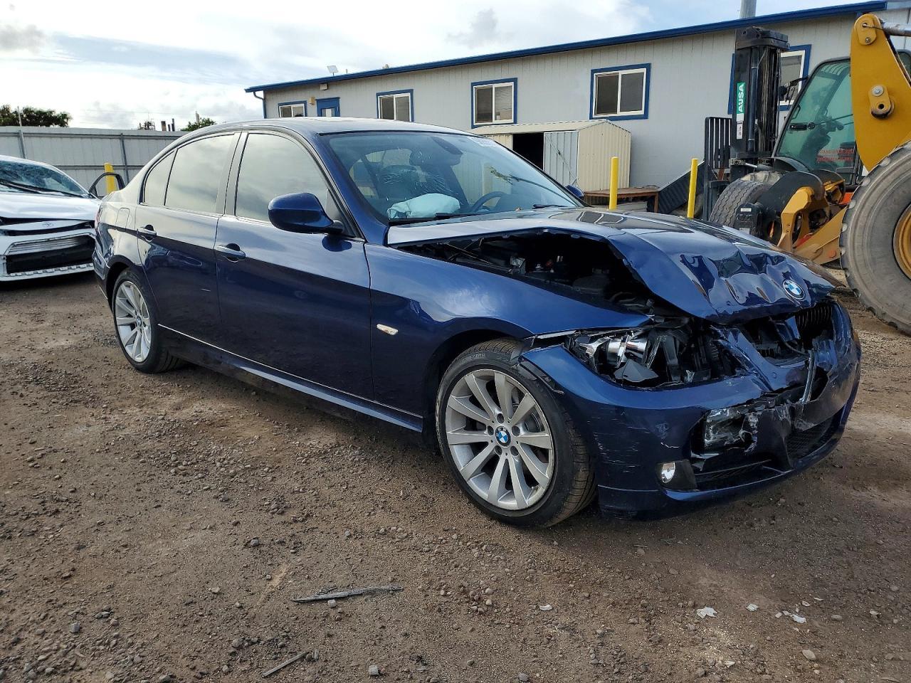2011 BMW 328 I - Image 4