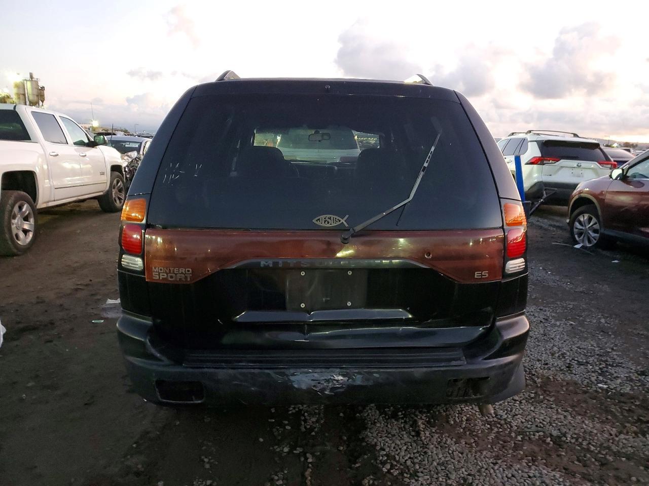 2003 Mitsubishi Montero Sport Es - Image 6