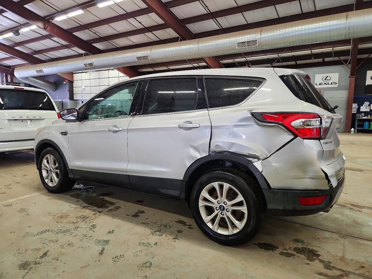 2017 Ford Escape Se - Фото 2