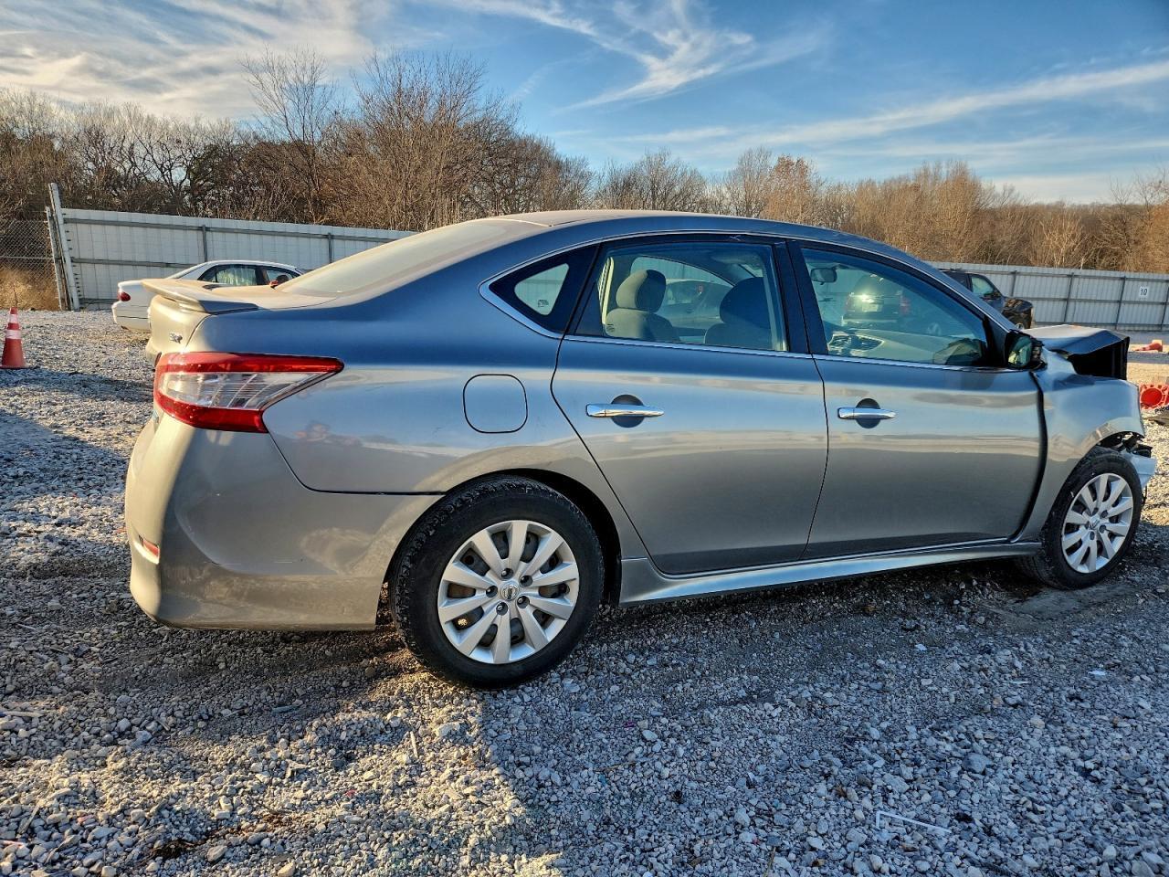 2014 Nissan Sentra S - Фото 3