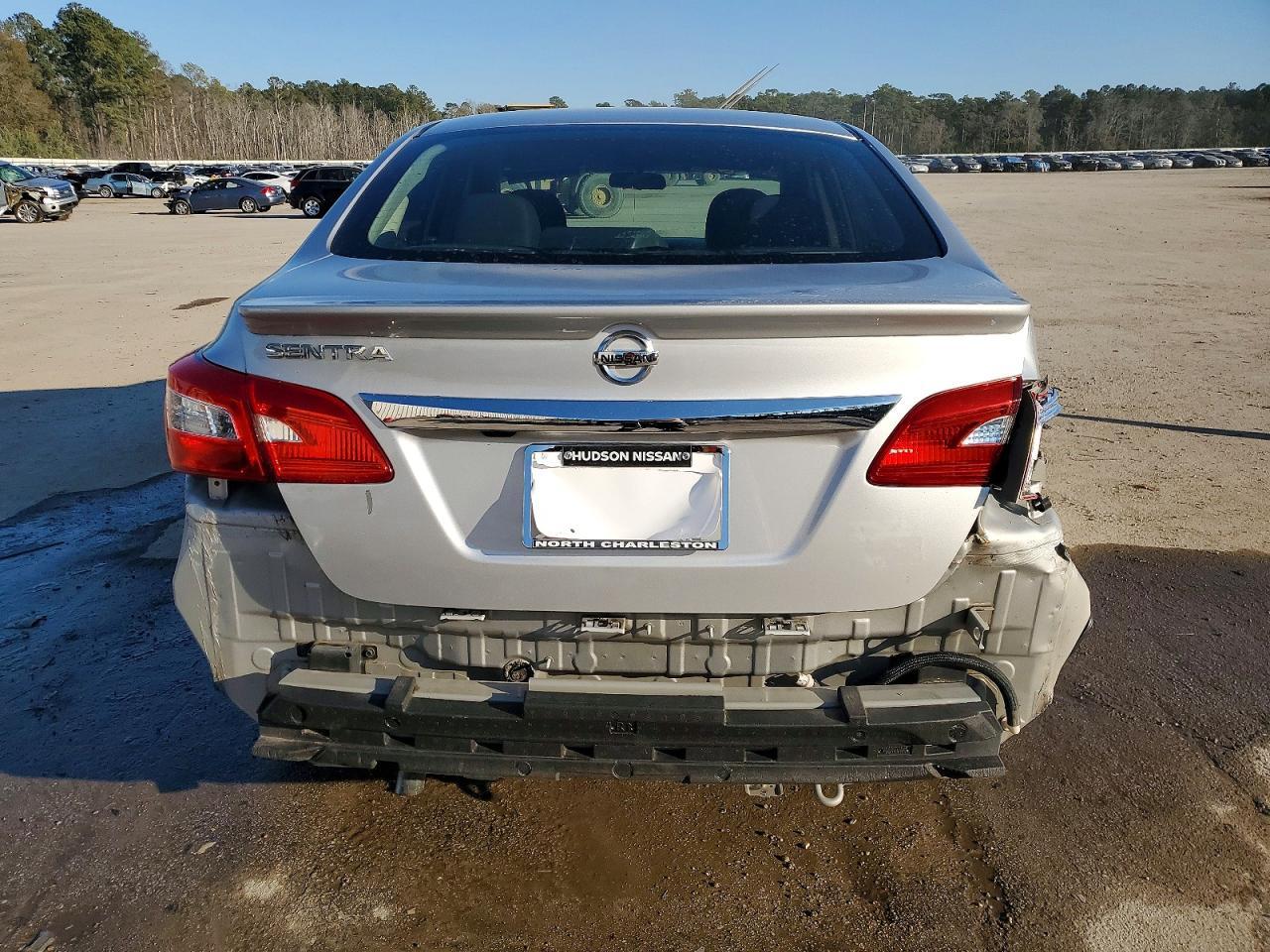 2019 Nissan Sentra S - Фото 6