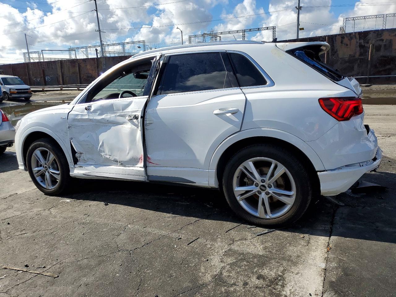 2022 Audi Q3 Premium Plus S Line 45 - Фото 2