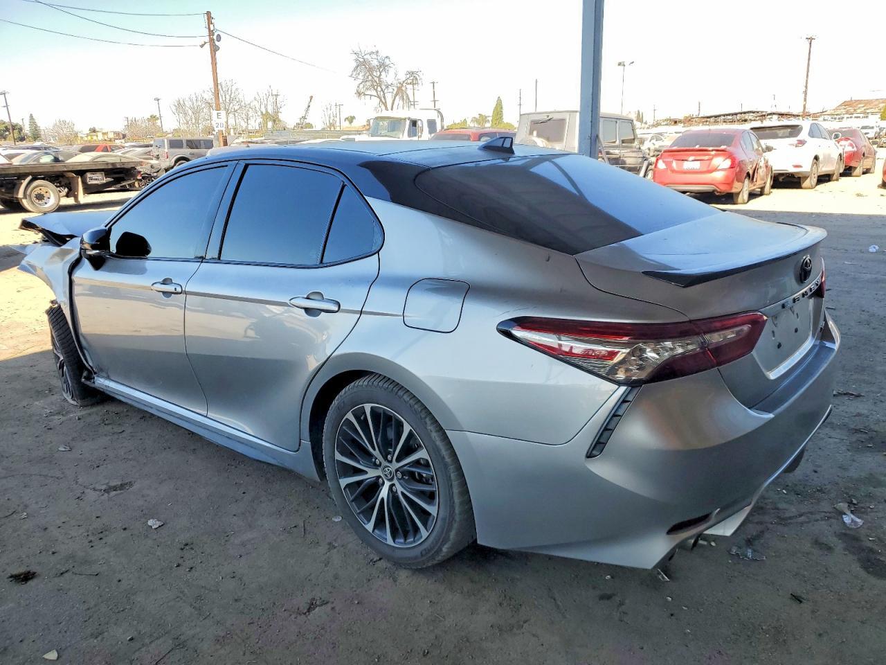 2019 Toyota Camry Xse - Фото 2