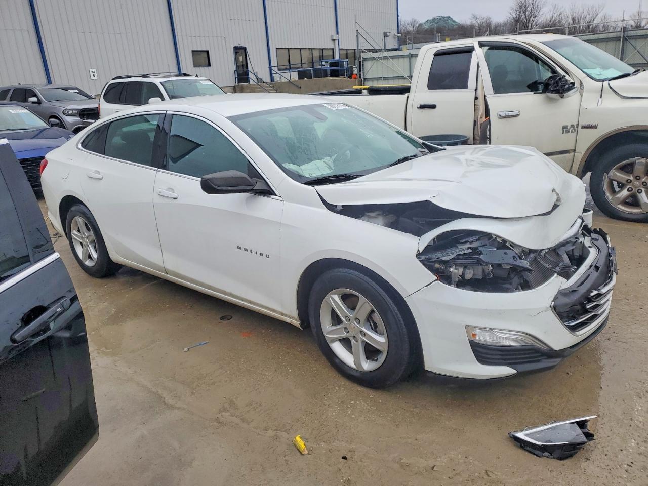 2020 Chevrolet Malibu Ls - Image 4