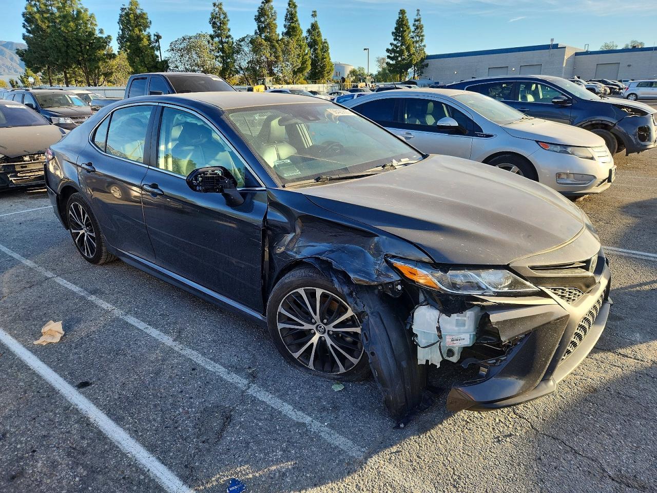2019 Toyota Camry Se - Image 4