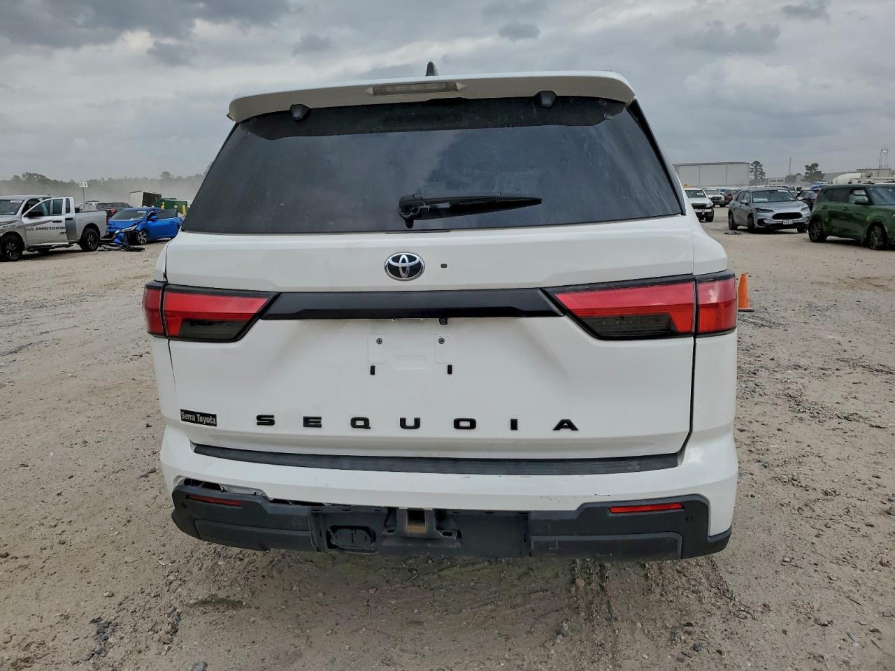 2024 Toyota Sequoia Sr5 - Фото 6