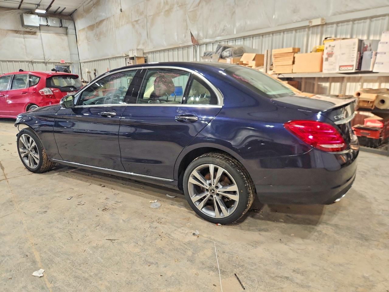 2018 Mercedes-Benz C 300 4Matic - Фото 2