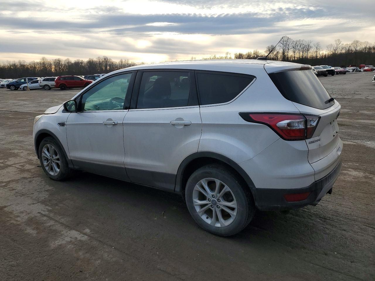 2017 Ford Escape Se - Image 2