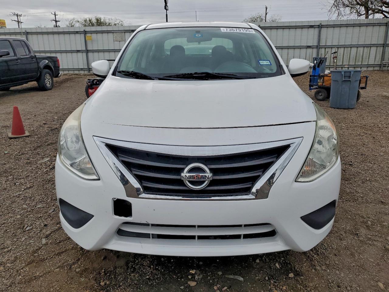 2016 Nissan Versa S - Фото 5