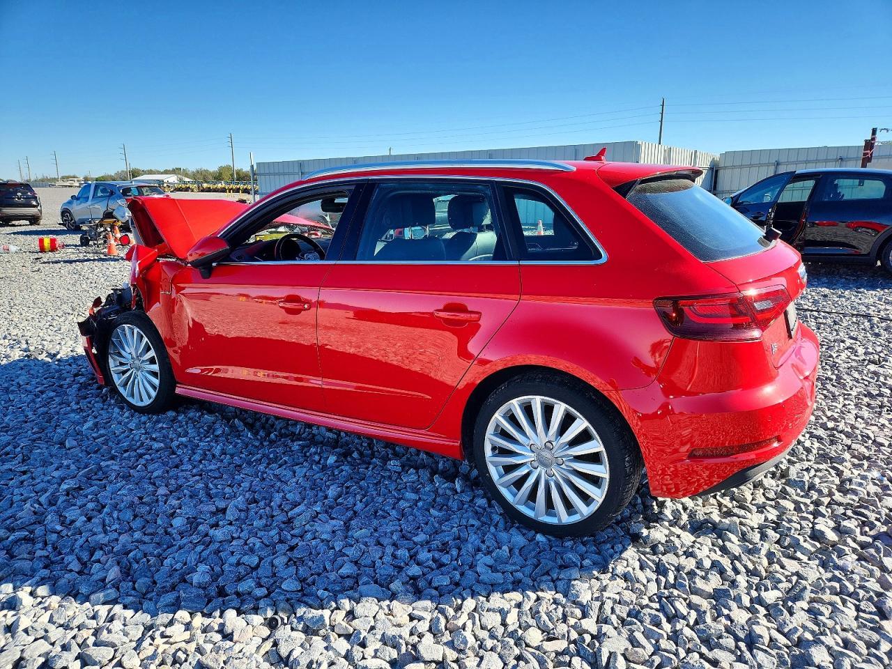 2016 Audi A3 E-Tron Prestige - Фото 2