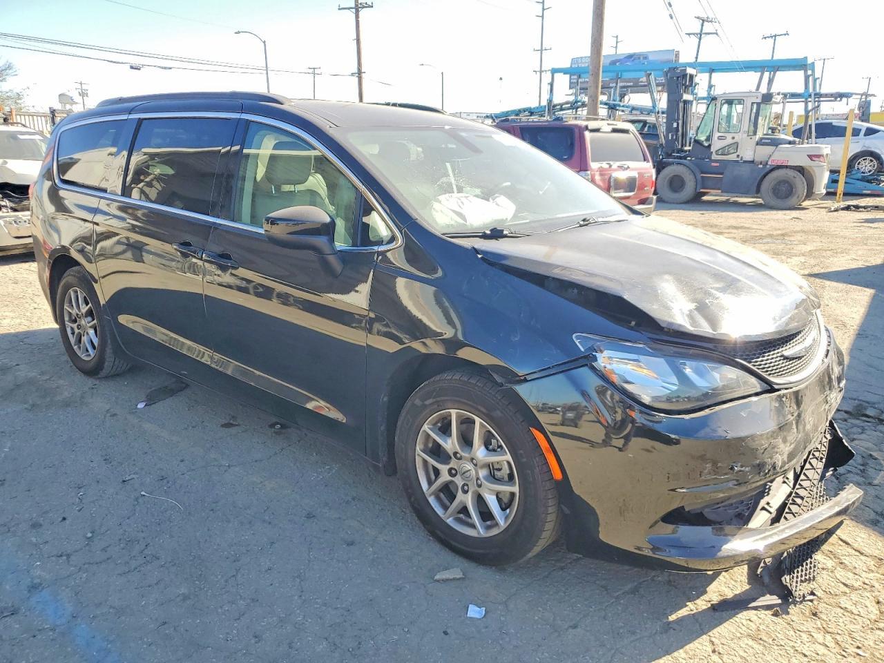 2021 Chrysler Voyager Lxi - Image 4