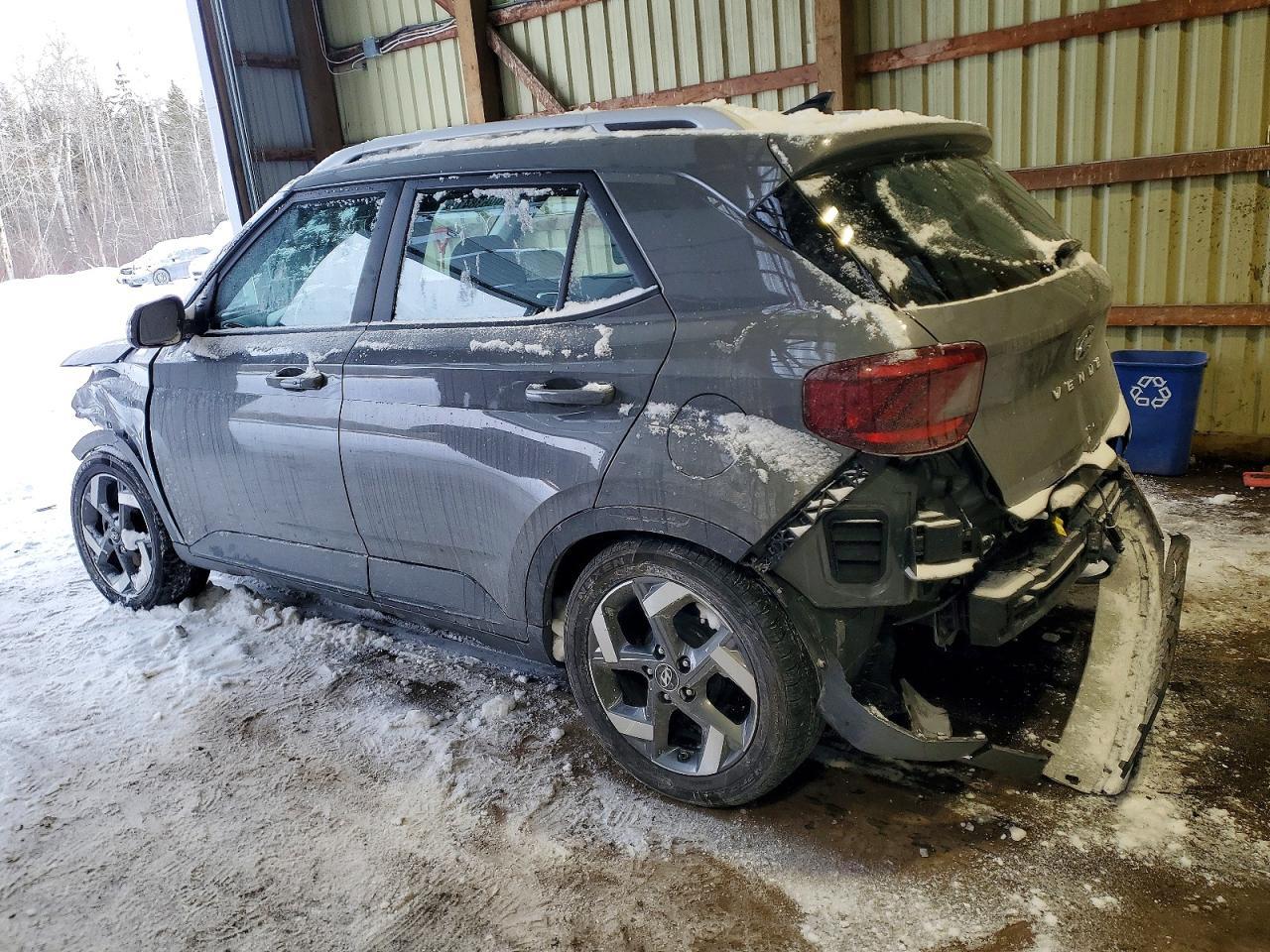 2022 Hyundai Venue Sel - Image 2
