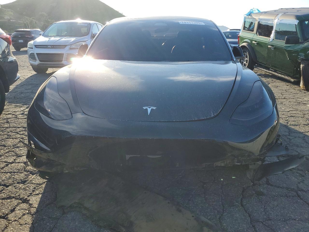 2022 Tesla Model 3 - Image 5