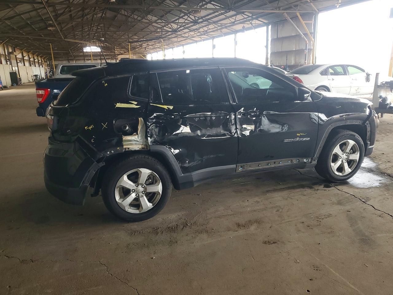 2022 Jeep Compass Latitude - Image 3