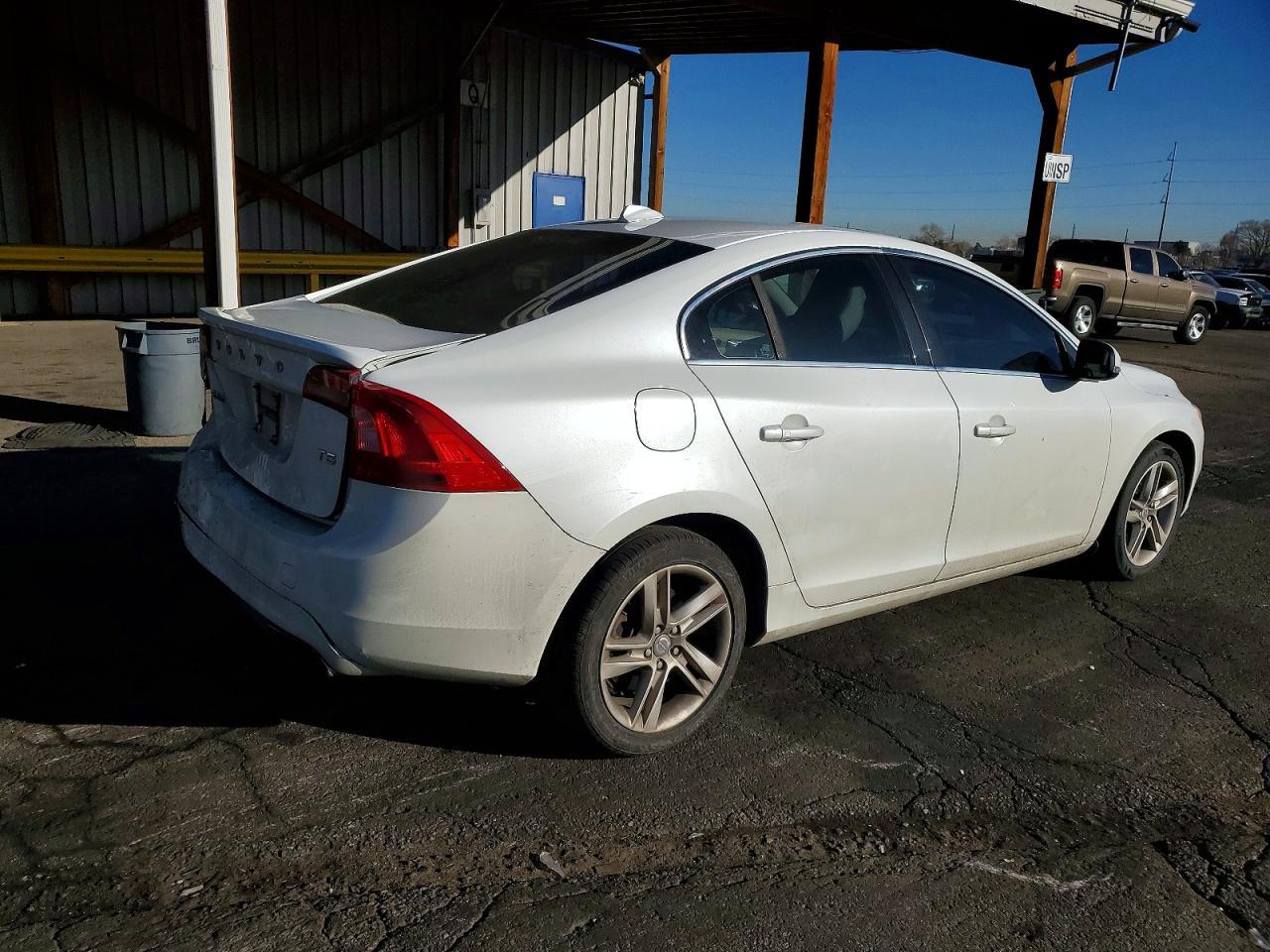 2015 Volvo S60 Premier - Фото 3