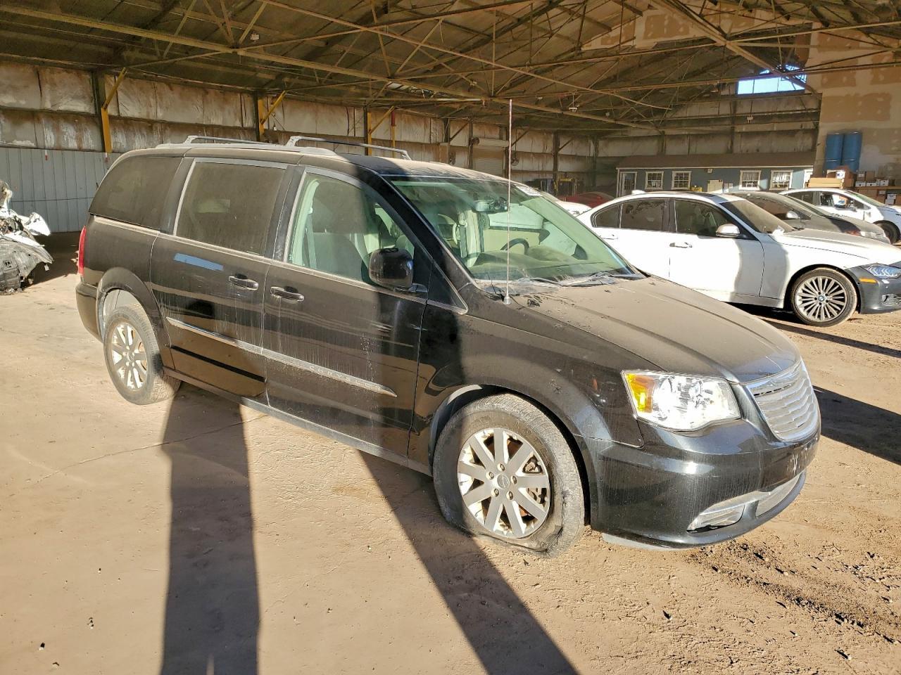 2016 Chrysler Town & Country Touring - Фото 4