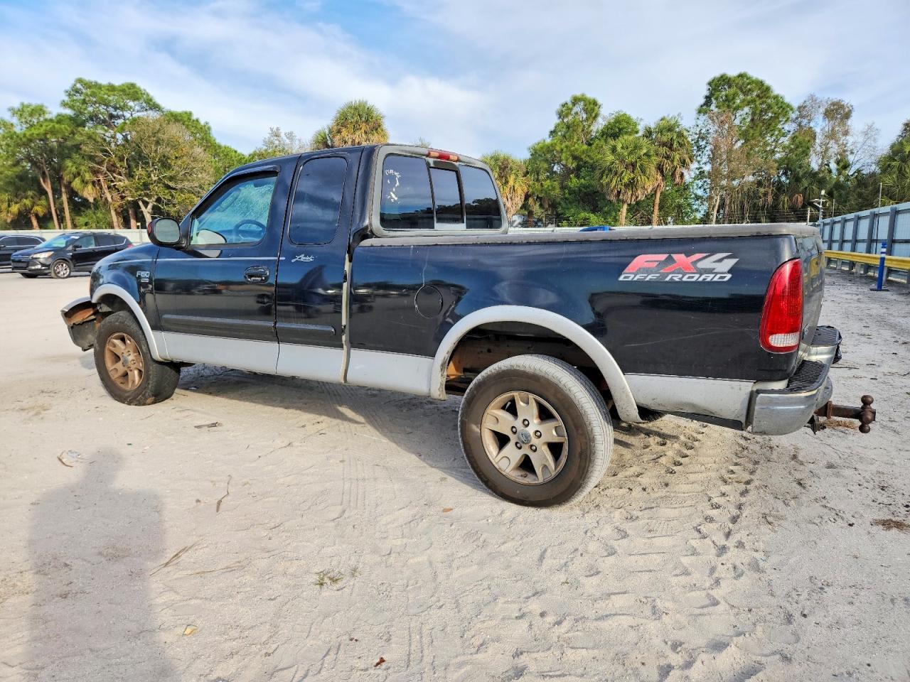 2003 Ford F150 - Image 2