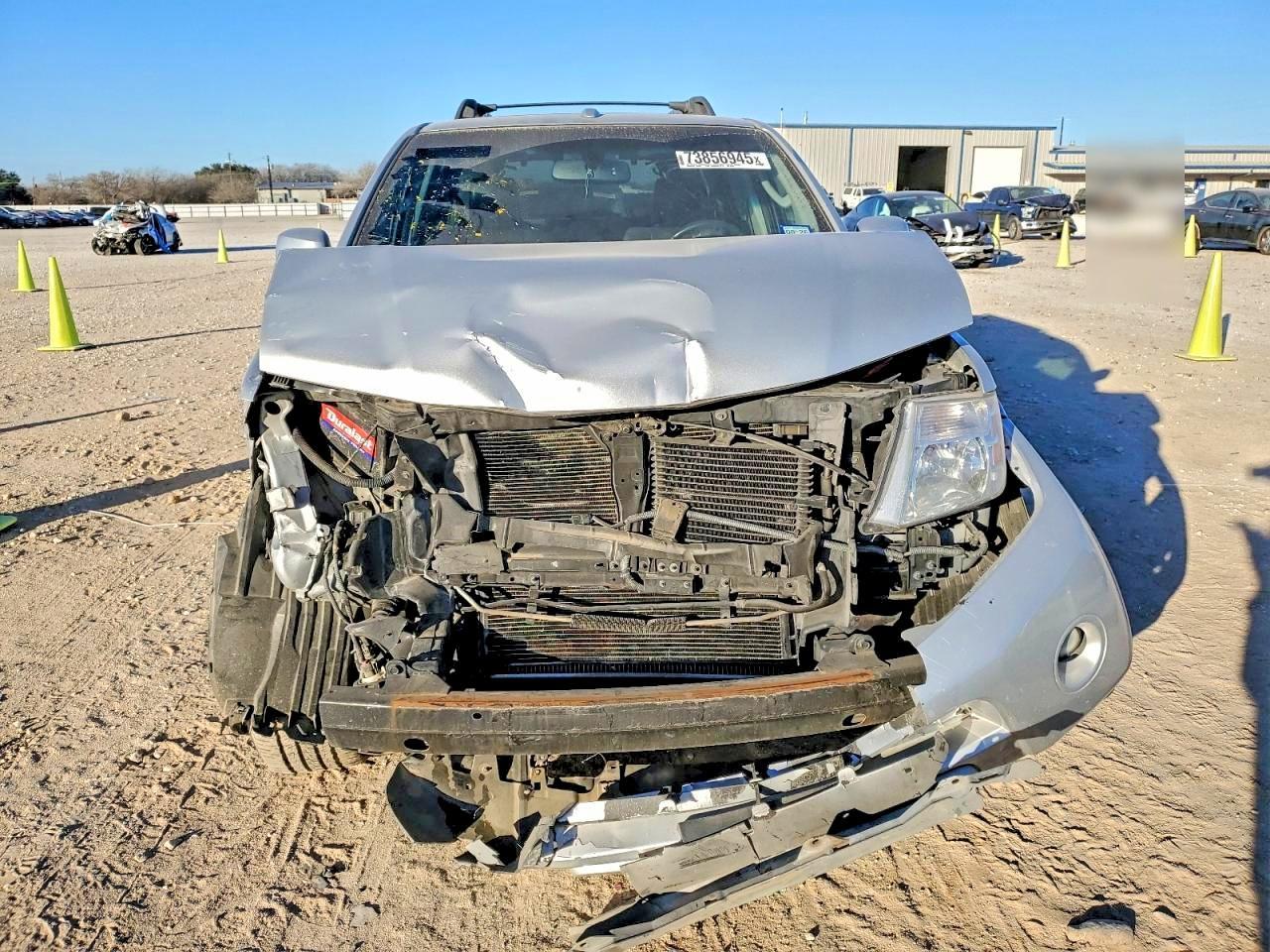 2011 Nissan Pathfinder S - Image 5