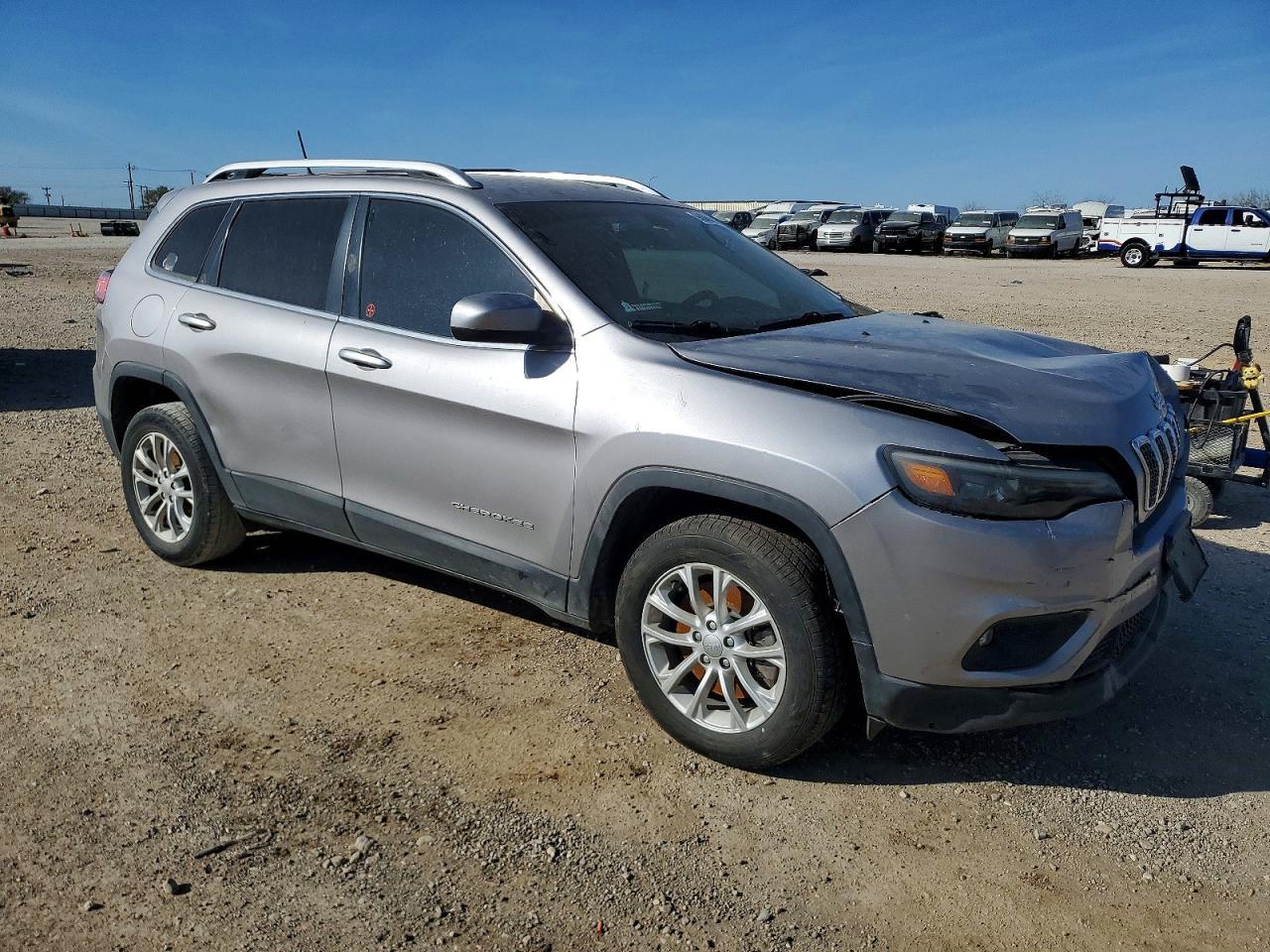 2019 Jeep Cherokee Latitude - Image 4
