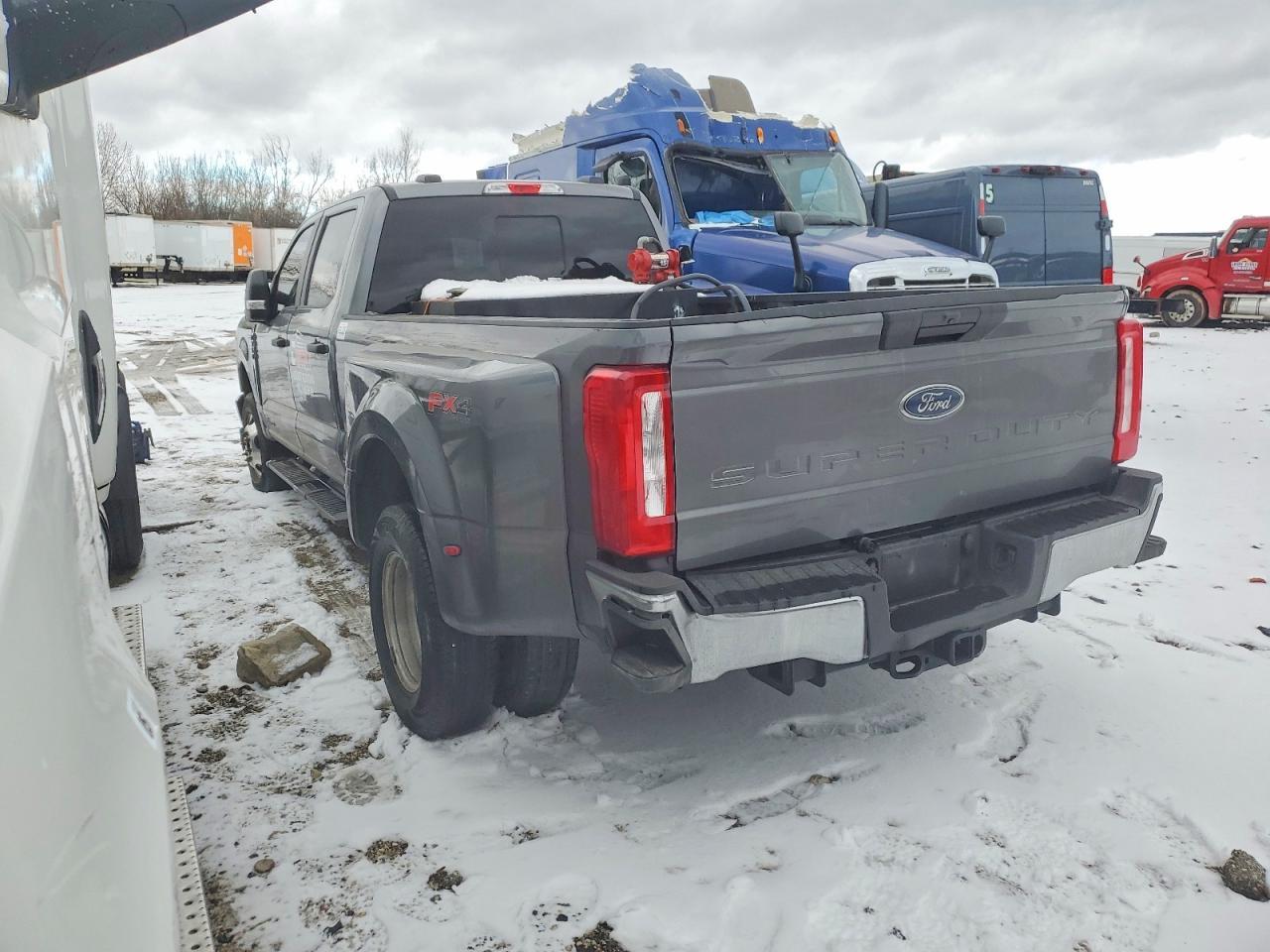 2024 Ford F350 Super - Semi Truck - Image 2